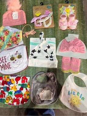 Baby Girl infant hats mittens socks bibs bow Accessories bundle lot NWT GUC